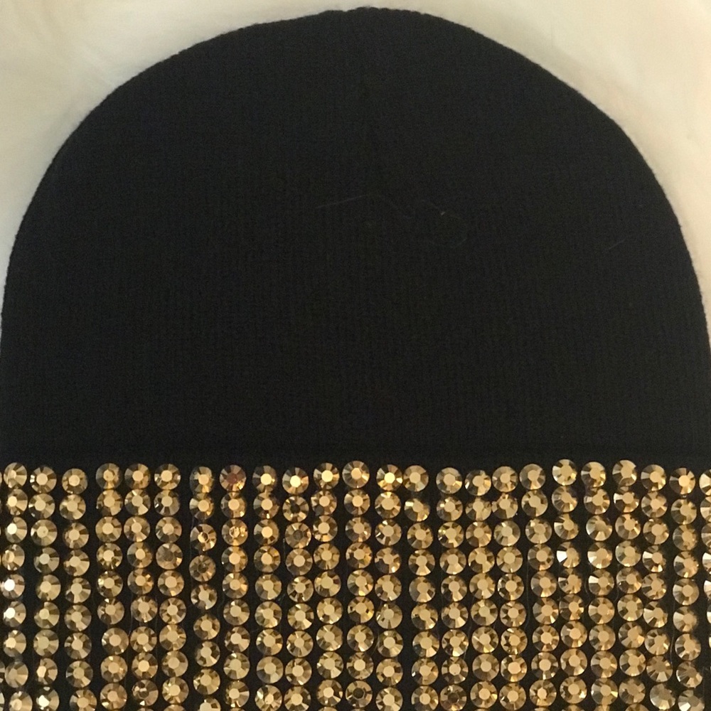 New winter cap with gold crystals